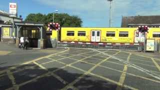 Birkdale Level Crossing [upl. by Amabelle443]